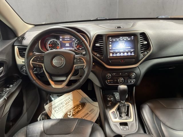 Used 2015 Jeep Cherokee Limited AWD/4WD image 2