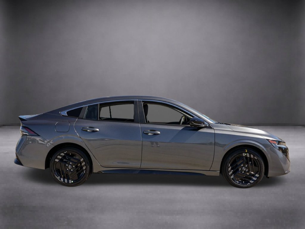 New 2027 Nissan Sentra SR FWD image 3
