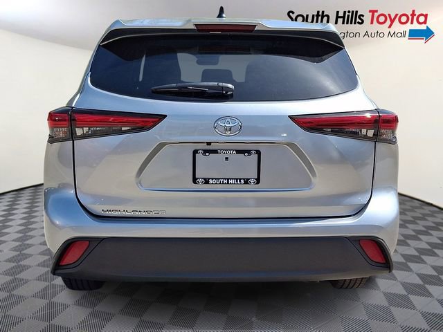 Used 2023 Toyota Highlander L FWD image 5