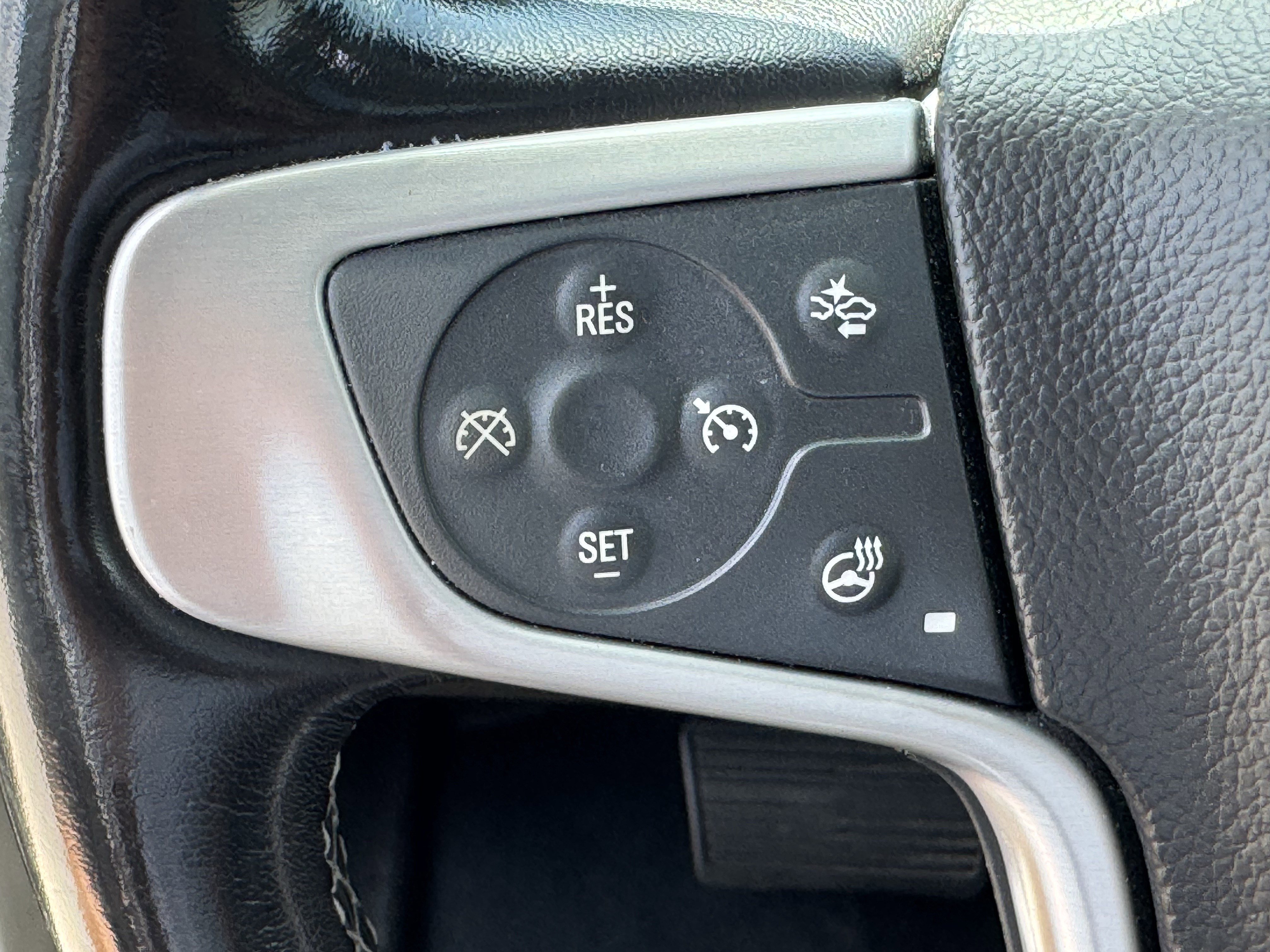 Used 2020 GMC Yukon SLT w/ Open Road Package image 24