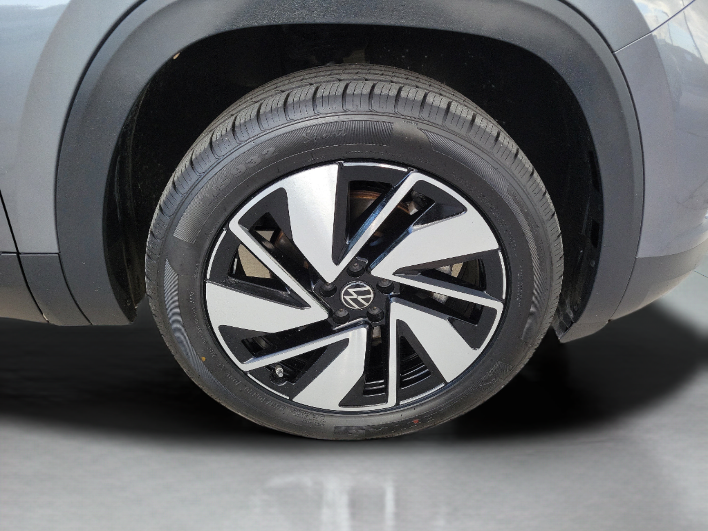 Used 2025 Volkswagen Atlas SE FWD image 28