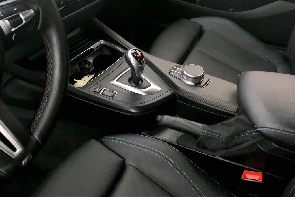Used 2018 BMW M2 RWD image 22