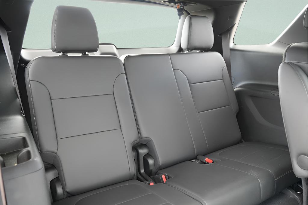 Used 2023 Chevrolet Traverse LT w/ LT Premium Package AWD/4WD image 17