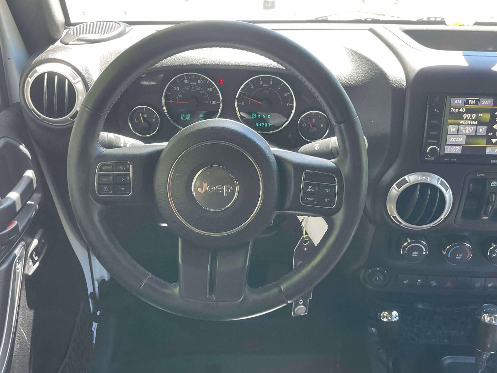 Used 2015 Jeep Wrangler Unlimited Sahara w/ Connectivity Group AWD/4WD image 14