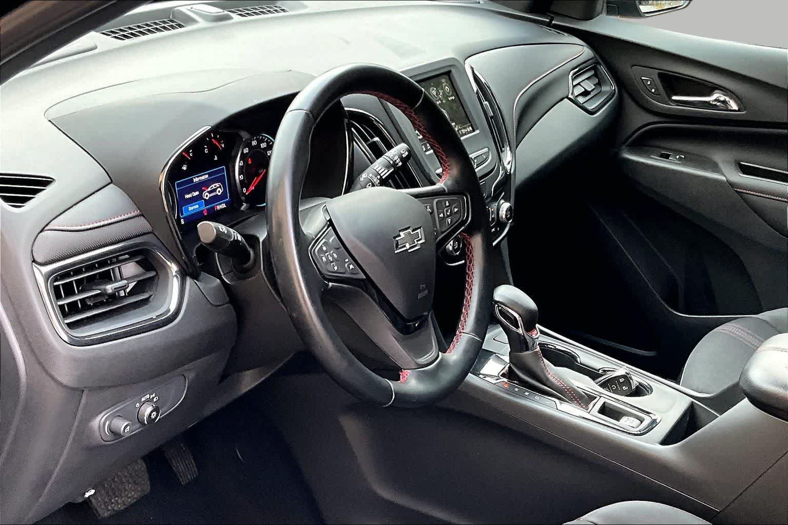 Used 2023 Chevrolet Equinox RS FWD image 18