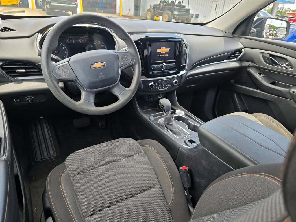 Used 2021 Chevrolet Traverse LS FWD image 23