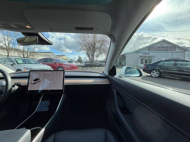 Used 2018 Tesla Model 3 Long Range image 17