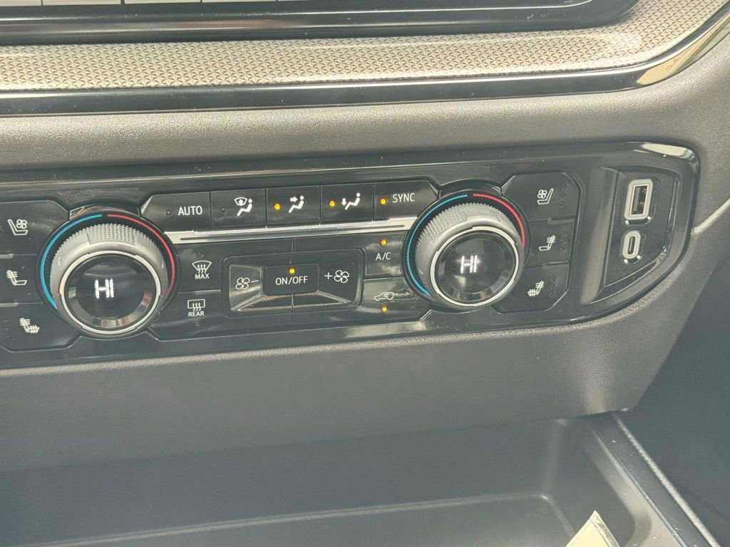 Used 2025 Chevrolet Silverado 1500 ZR2 w/ Technology Package image 32