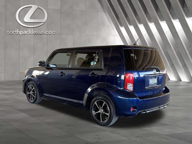 Used 2013 Scion xB image 2