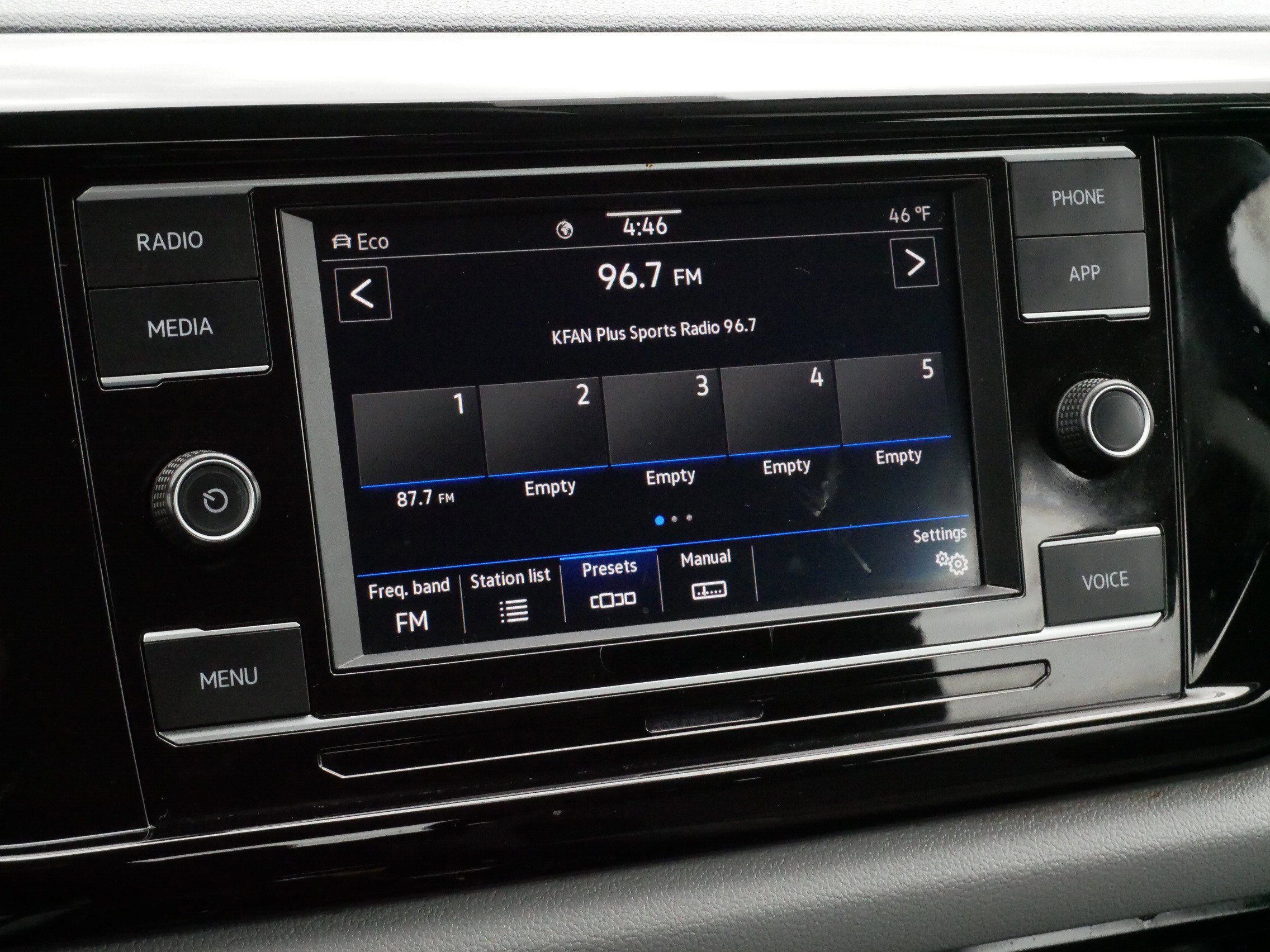 Certified 2024 Volkswagen Taos S AWD/4WD image 22