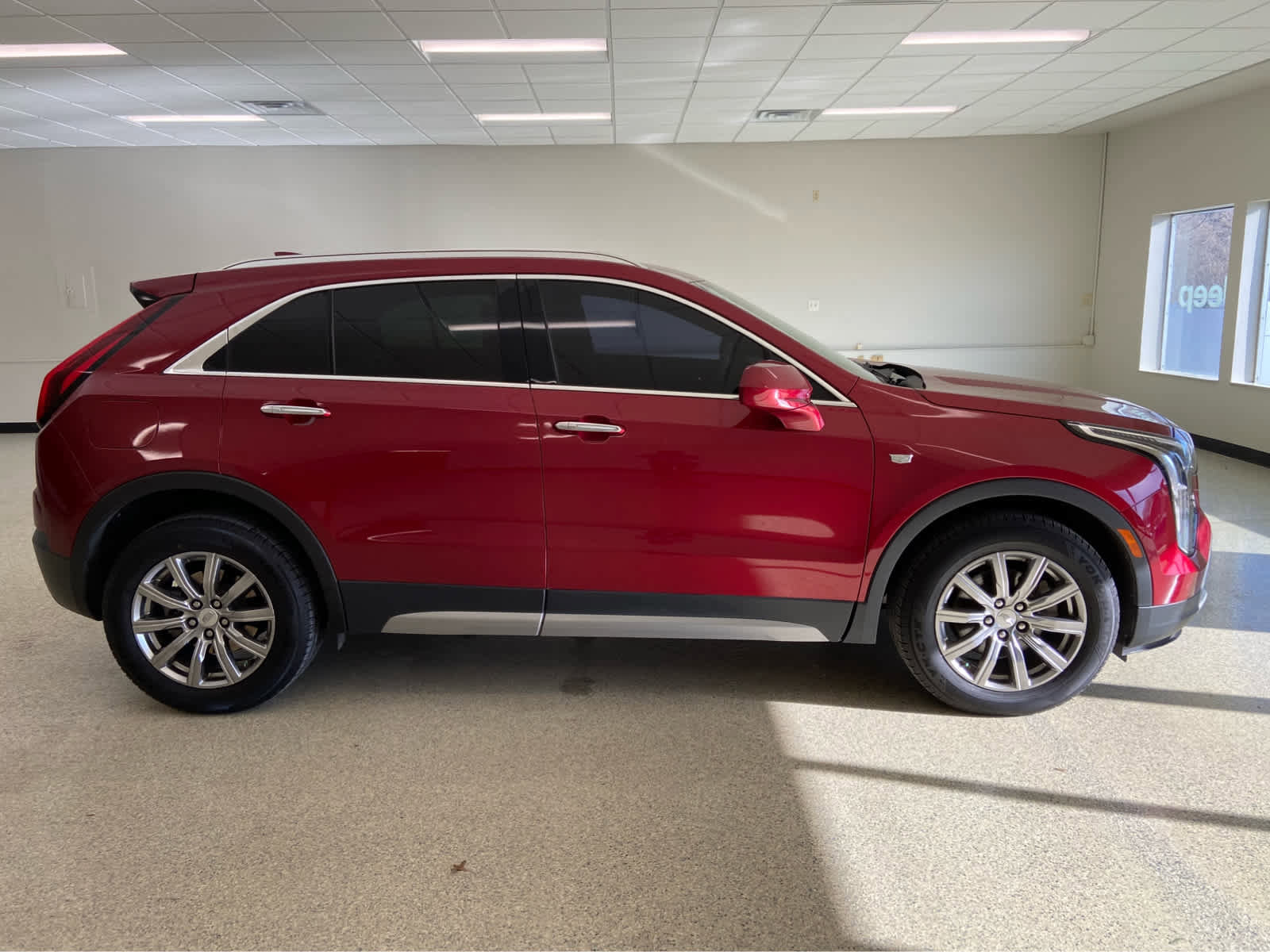 Used 2019 Cadillac XT4 Premium Luxury image 5