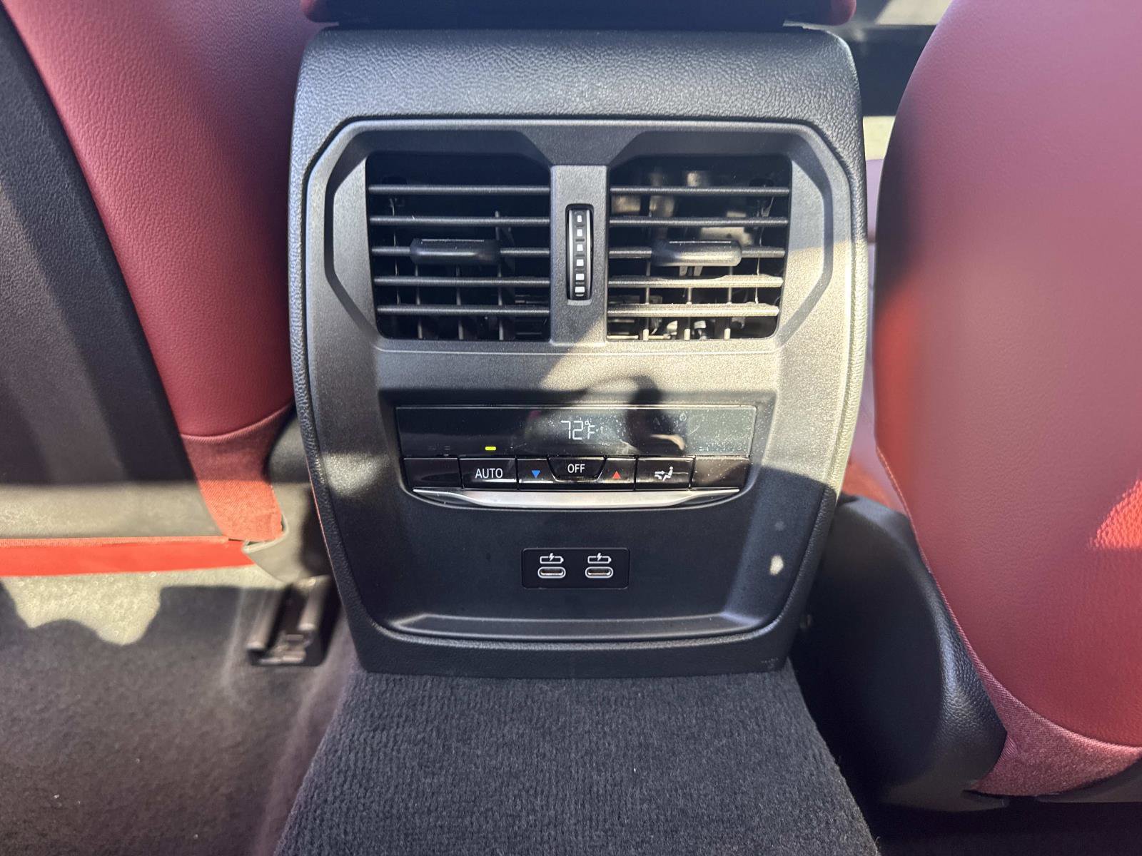 Certified 2025 BMW 330i Sedan w/ Premium Package image 16