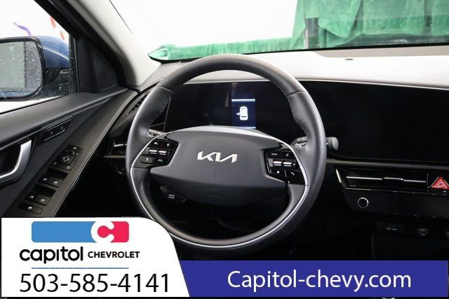 Used 2025 Kia Niro SX image 17