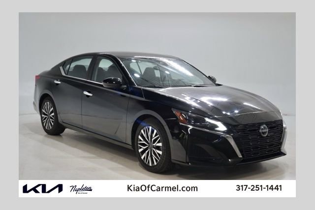 Used 2023 Nissan Altima 2.5 SV image 1