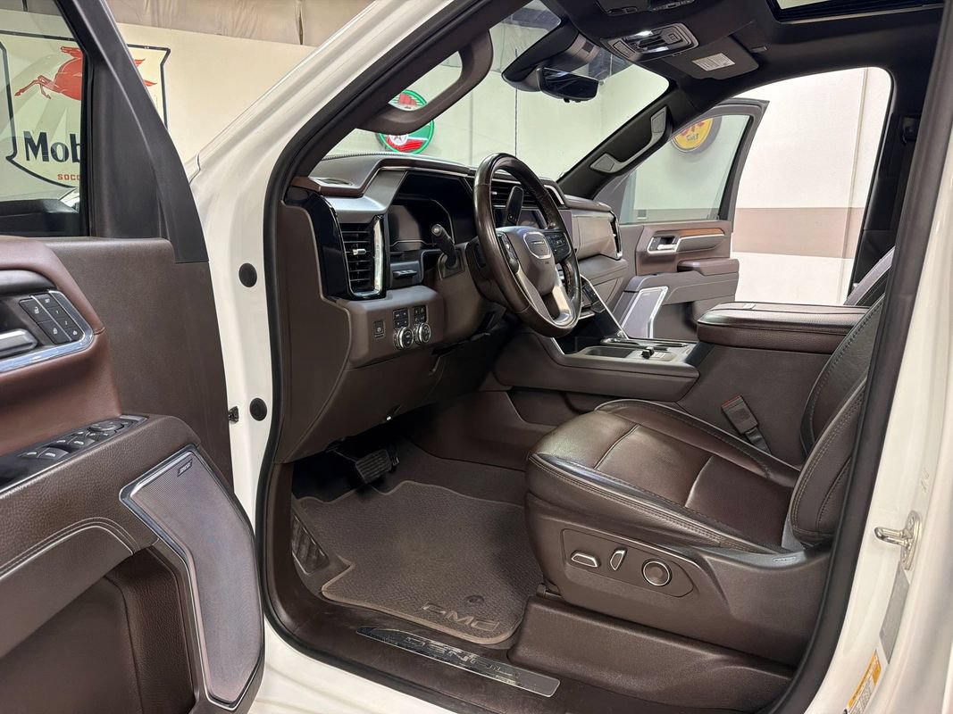 Used 2024 GMC Sierra 3500 Denali w/ Denali Reserve Package AWD/4WD image 28