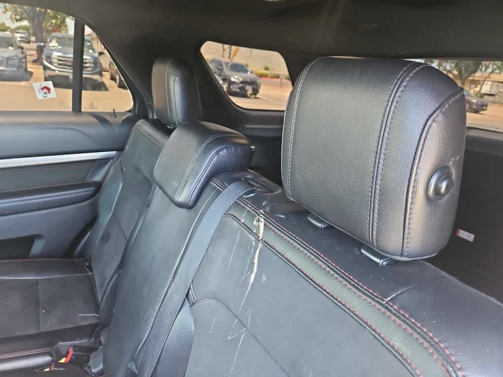 Certified 2018 Ford Explorer XLT w/ Equipment Group 202A FWD image 13