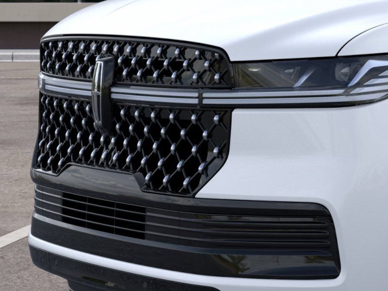 New 2025 Lincoln Navigator L Black Label AWD/4WD image 18