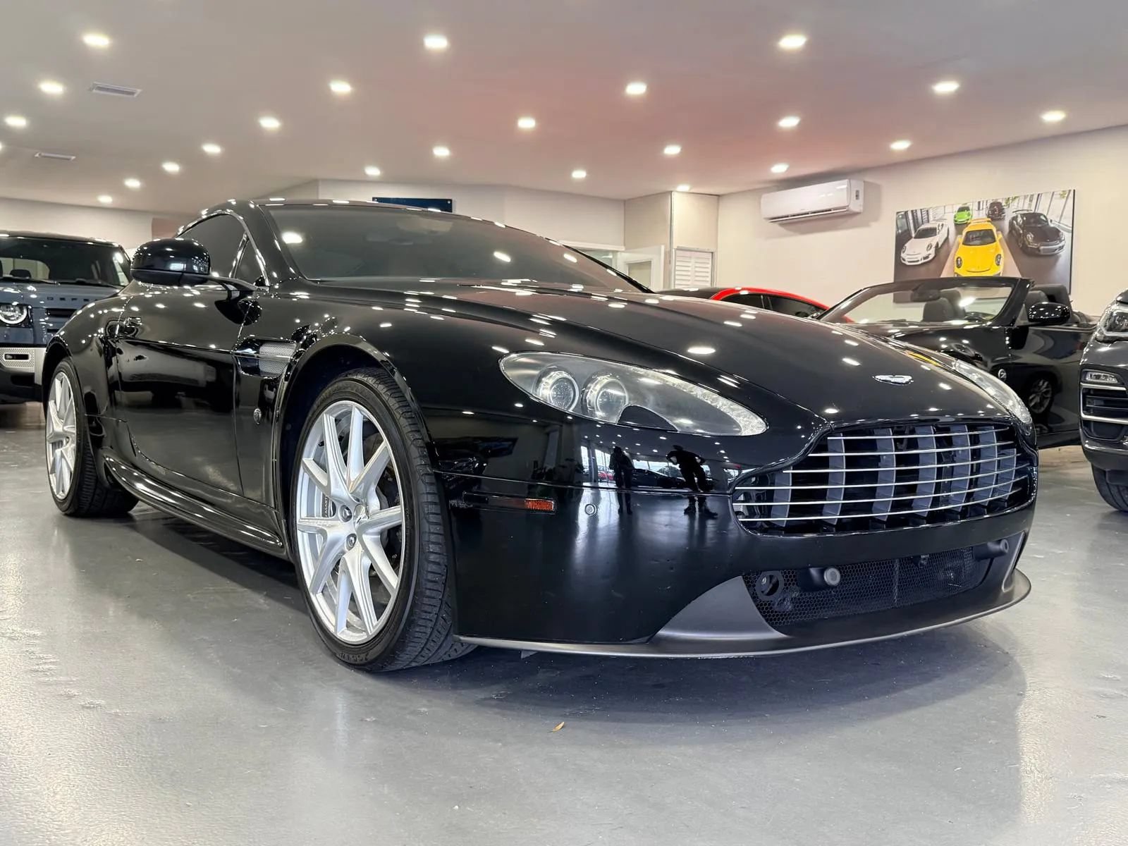 Used 2012 Aston Martin V8 Vantage Coupe RWD image 1
