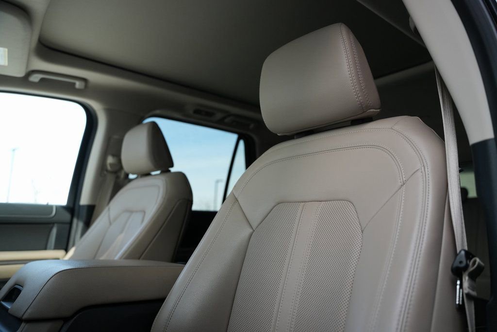 Used 2024 Ford Expedition Max Limited image 25