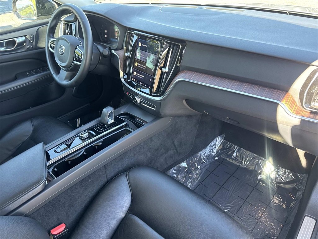 Used 2024 Volvo S60 B5 Plus image 29