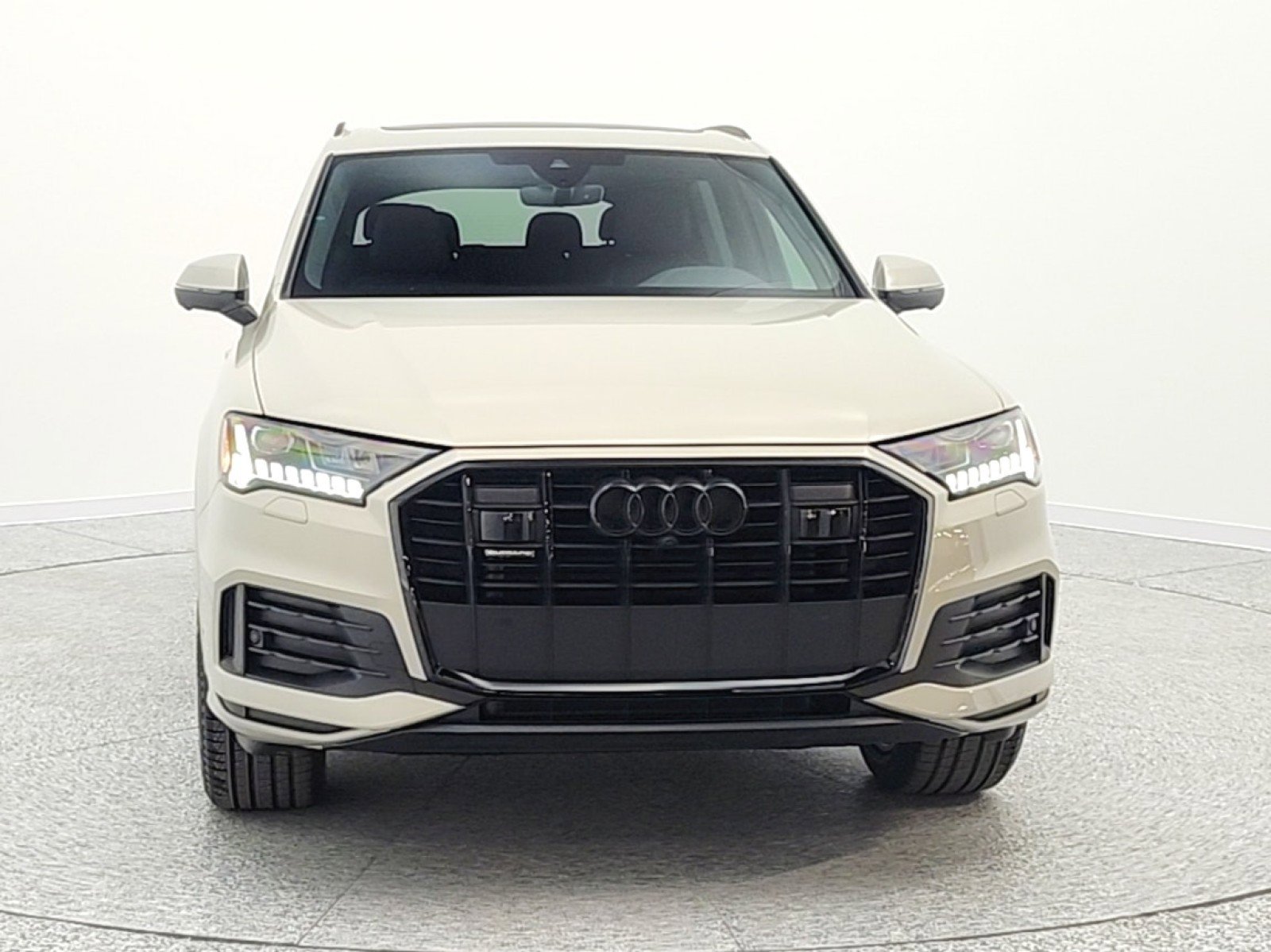 Used 2023 Audi Q7 2.0T Premium Plus w/ Premium Plus Package image 2