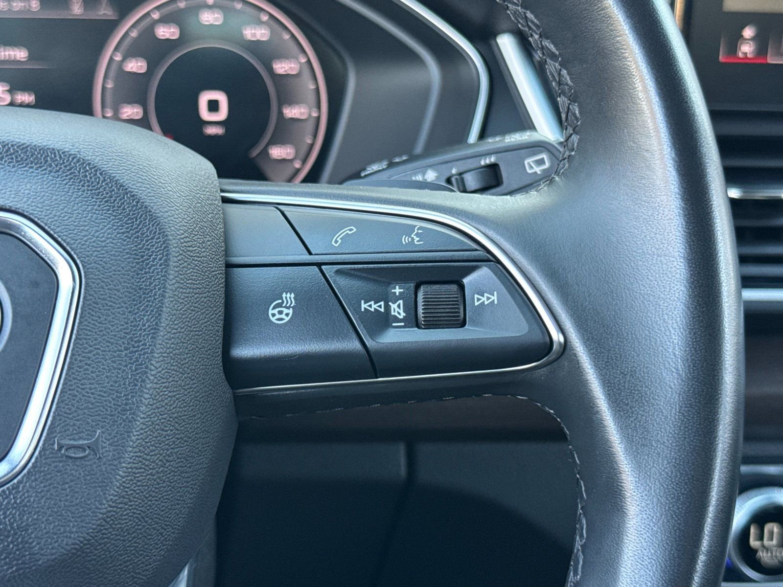 Used 2024 Audi Q5 2.0T Prestige w/ Prestige Package image 30