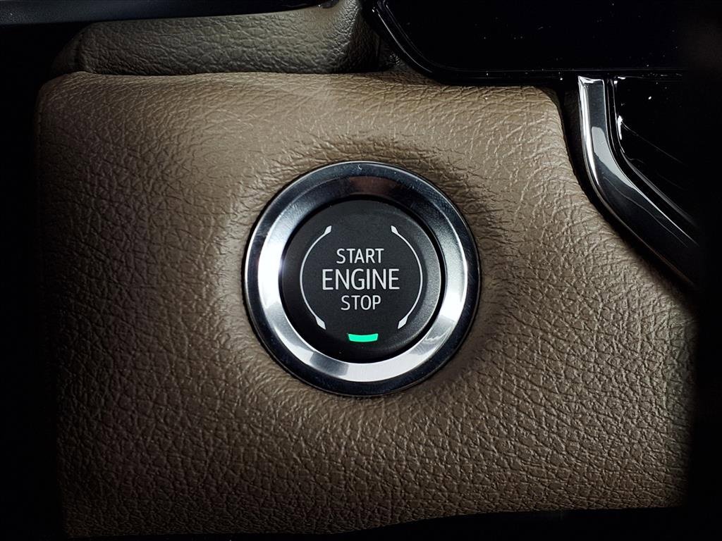 New 2026 GMC Canyon Denali image 9