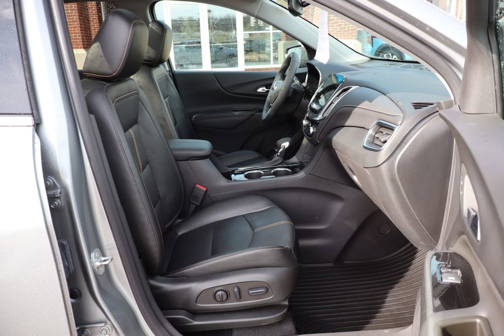 Used 2023 Chevrolet Equinox Premier image 46
