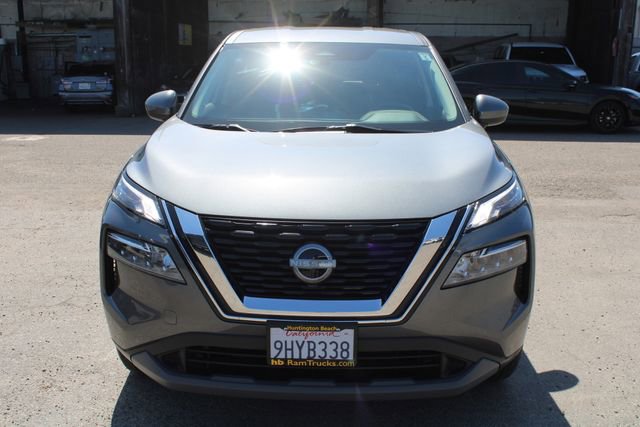 Used 2023 Nissan Rogue SV FWD image 2