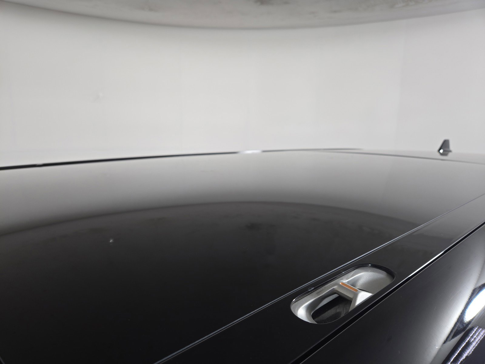 Used 2024 Rivian R1S Adventure image 13