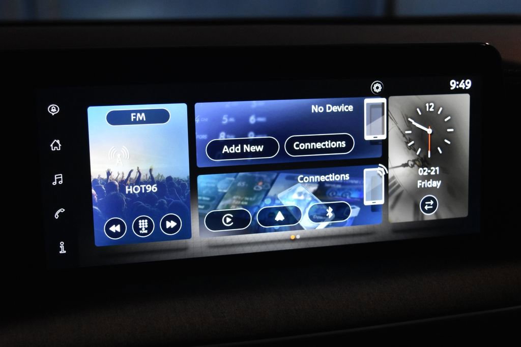 Certified 2025 Nissan Kicks SV FWD image 9