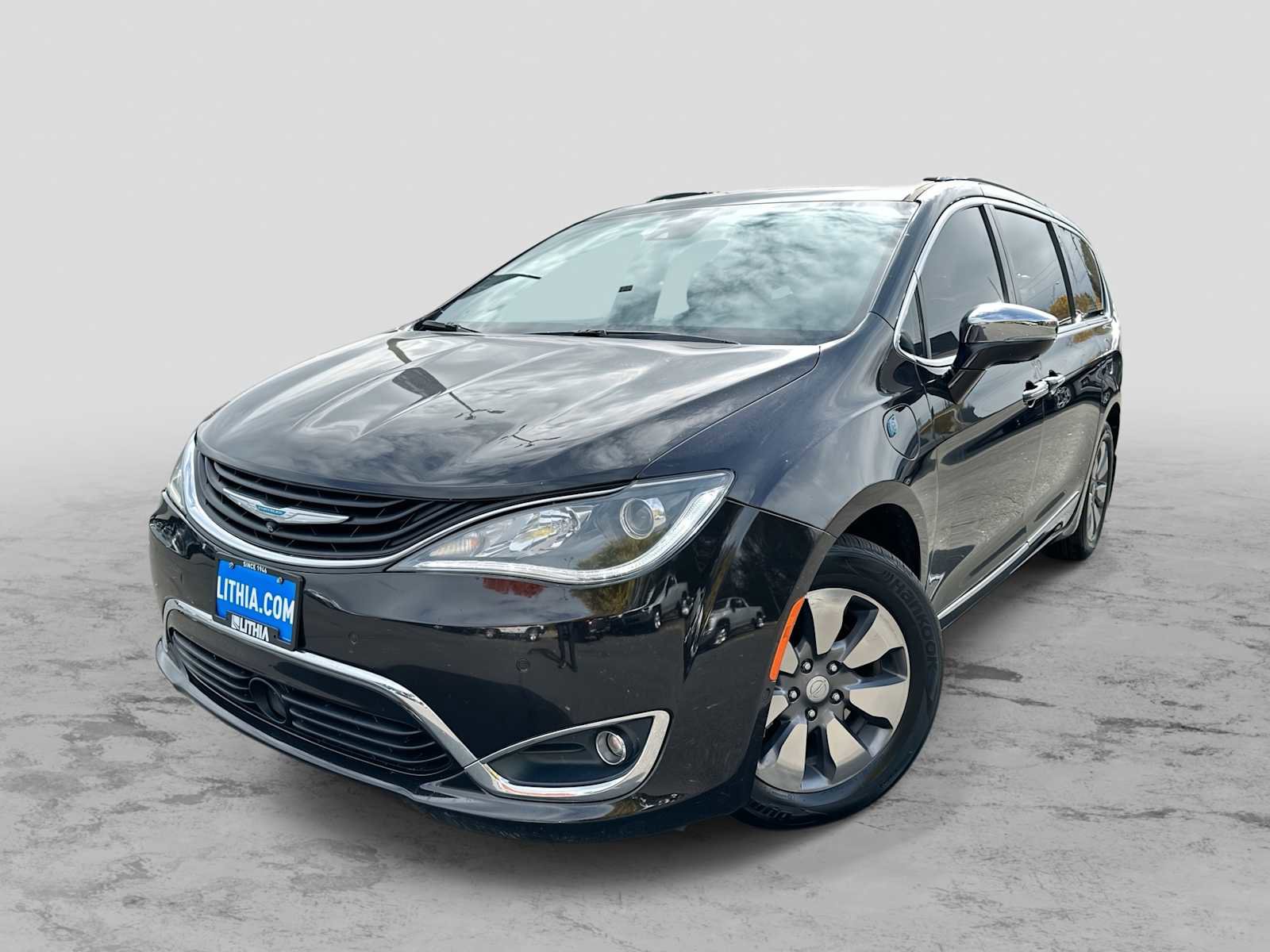 Used 2018 Chrysler Pacifica Limited w/ Advanced Safetytec Group