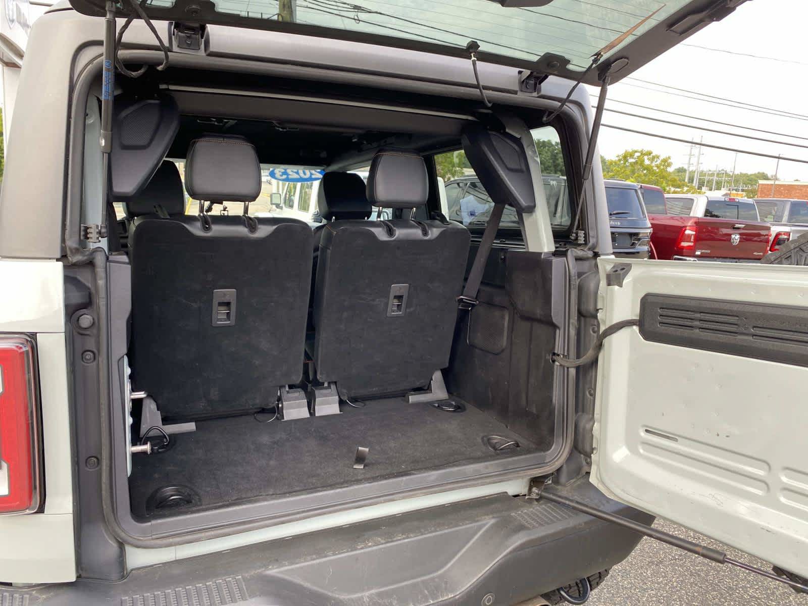 Used 2023 Ford Bronco Badlands w/ Sasquatch Package AWD/4WD image 5