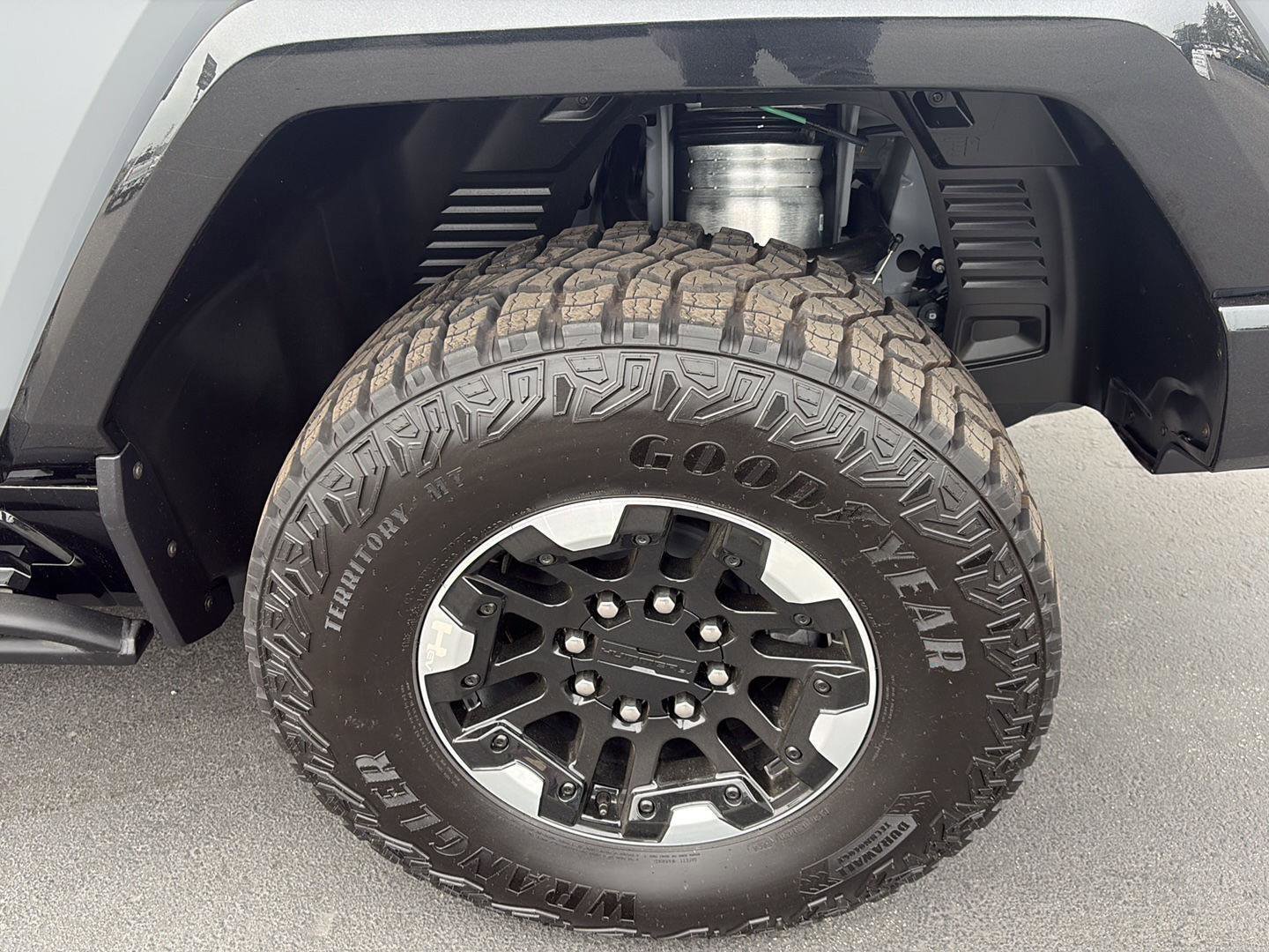 Used 2025 GMC Hummer EV 3X w/ Extreme Off-Road Package image 31