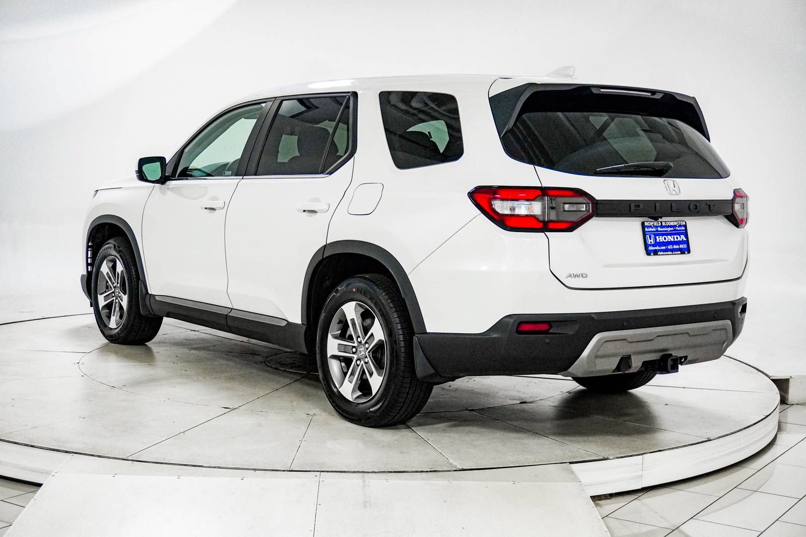 Used 2023 Honda Pilot EX-L image 6