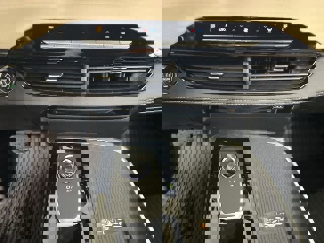 Certified 2026 Buick Enclave Preferred w/ LPO, Floor Liner Package image 18