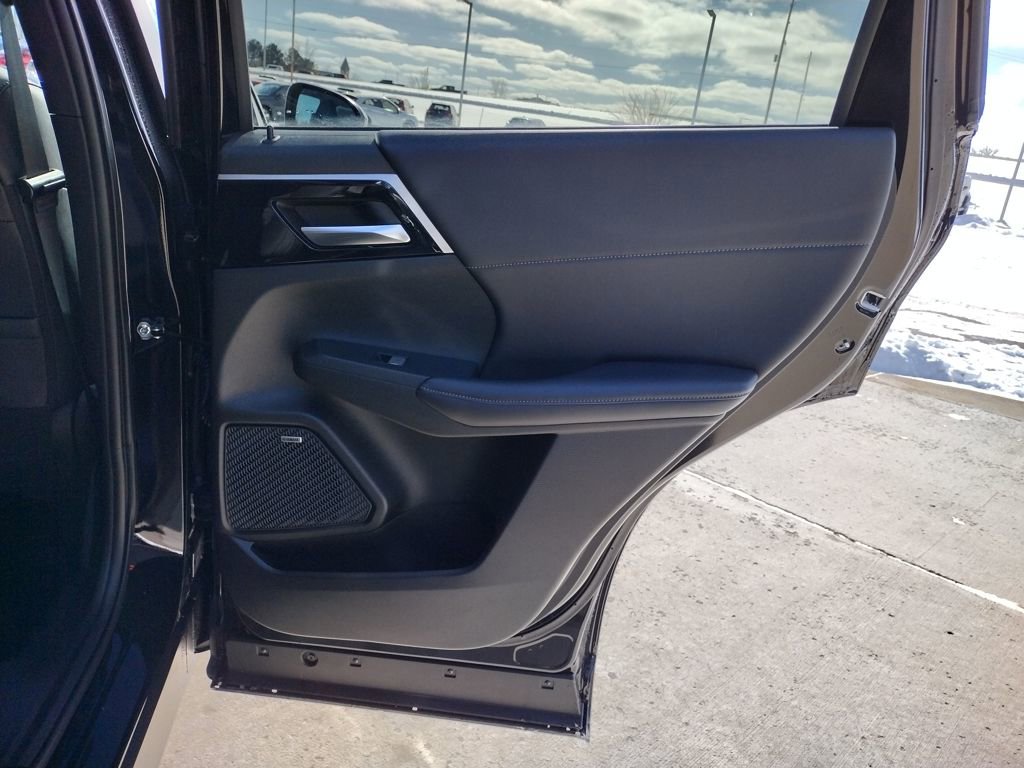 New 2026 Mitsubishi Outlander SE image 29