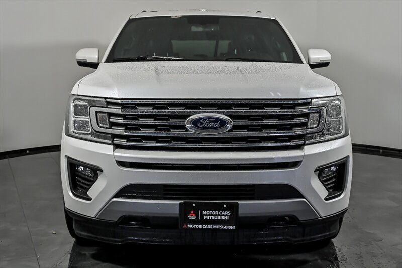Used 2019 Ford Expedition XLT w/ Equipment Group 201A AWD/4WD image 4