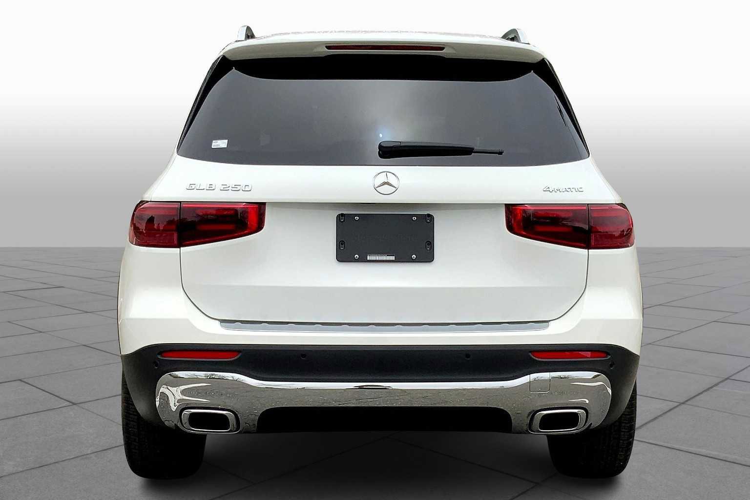 New 2025 Mercedes-Benz GLB 250 4MATIC image 4
