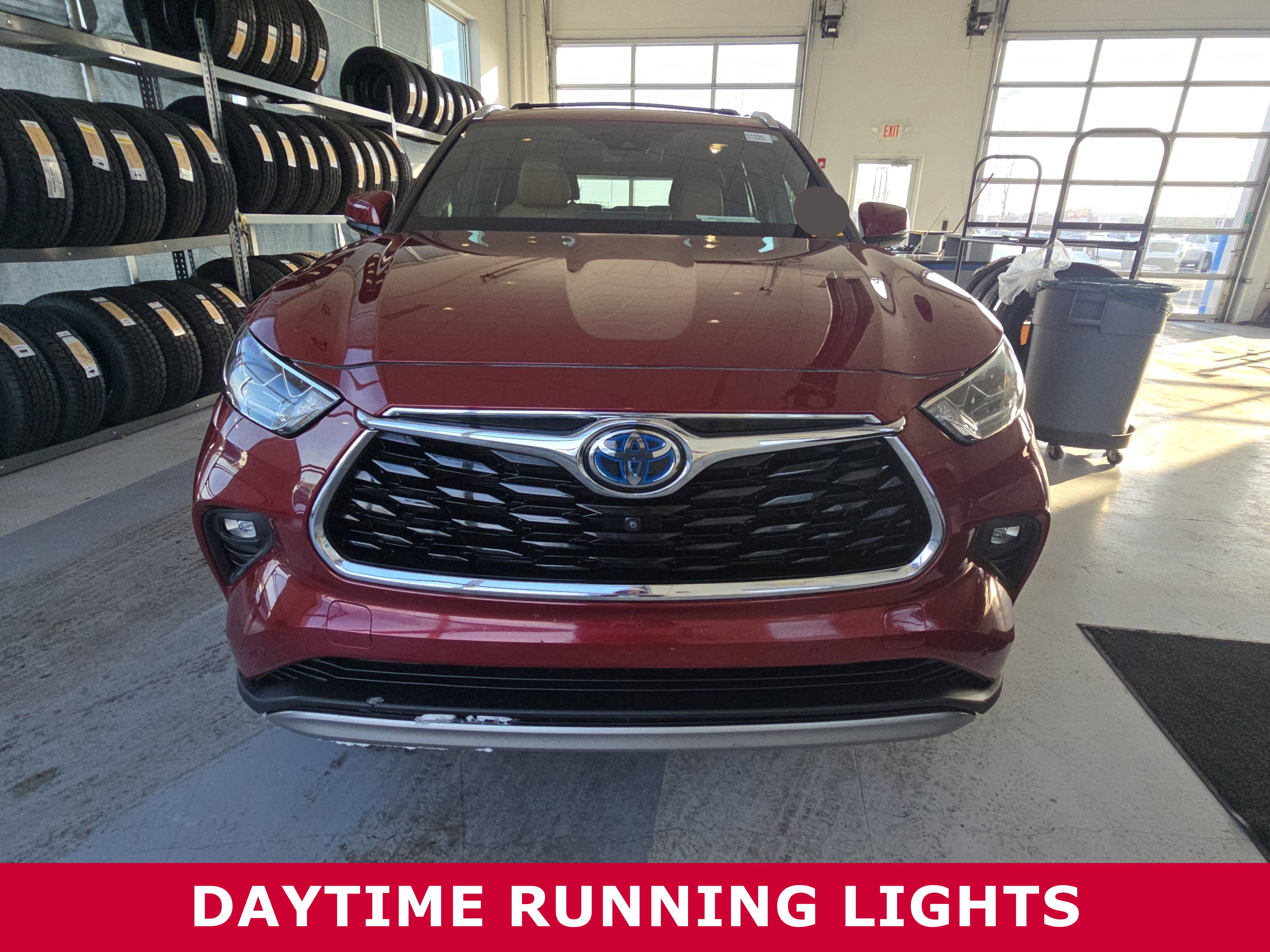 Used 2021 Toyota Highlander Platinum image 2