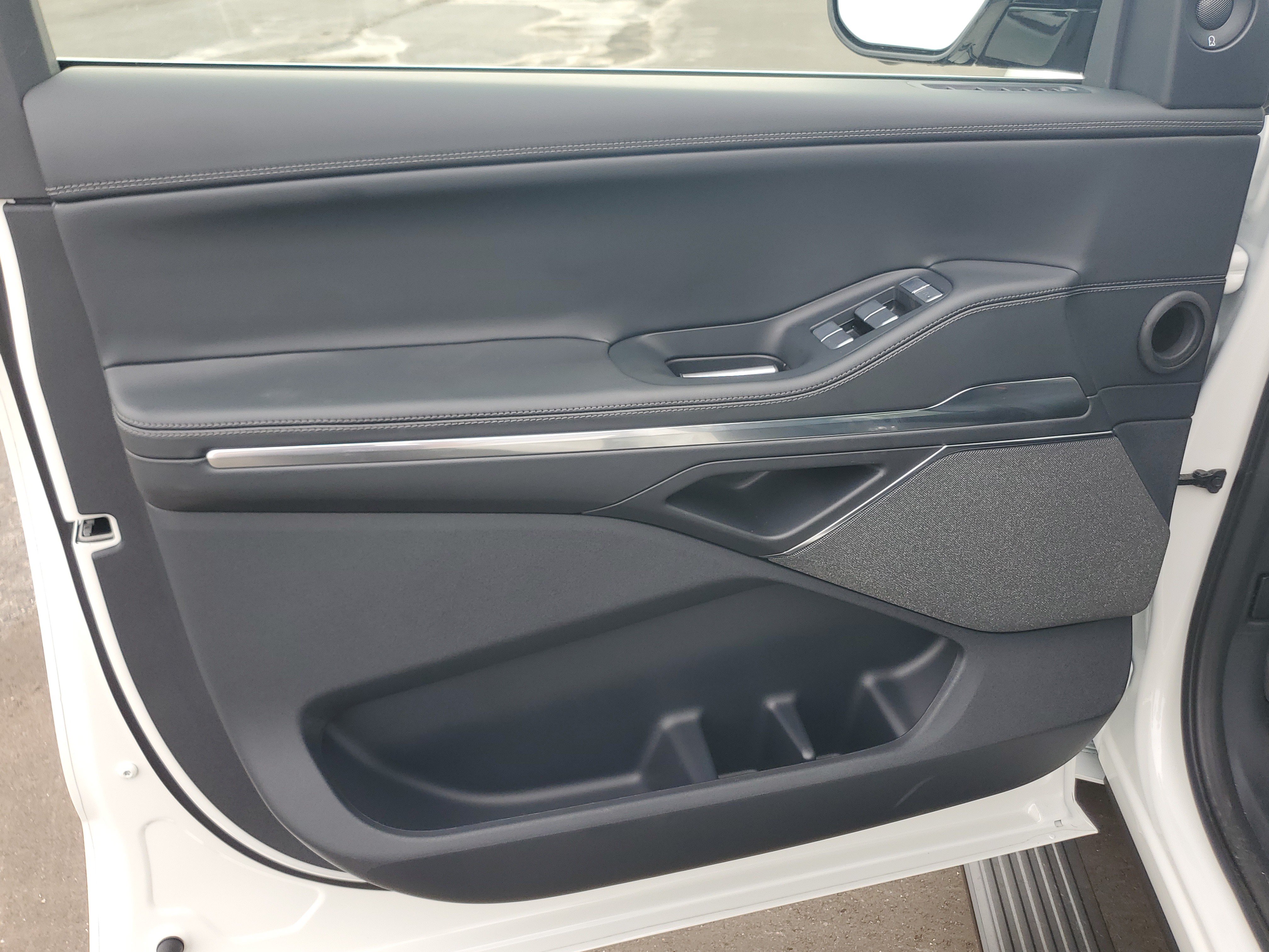 New 2027 Lincoln Navigator Reserve AWD/4WD image 8