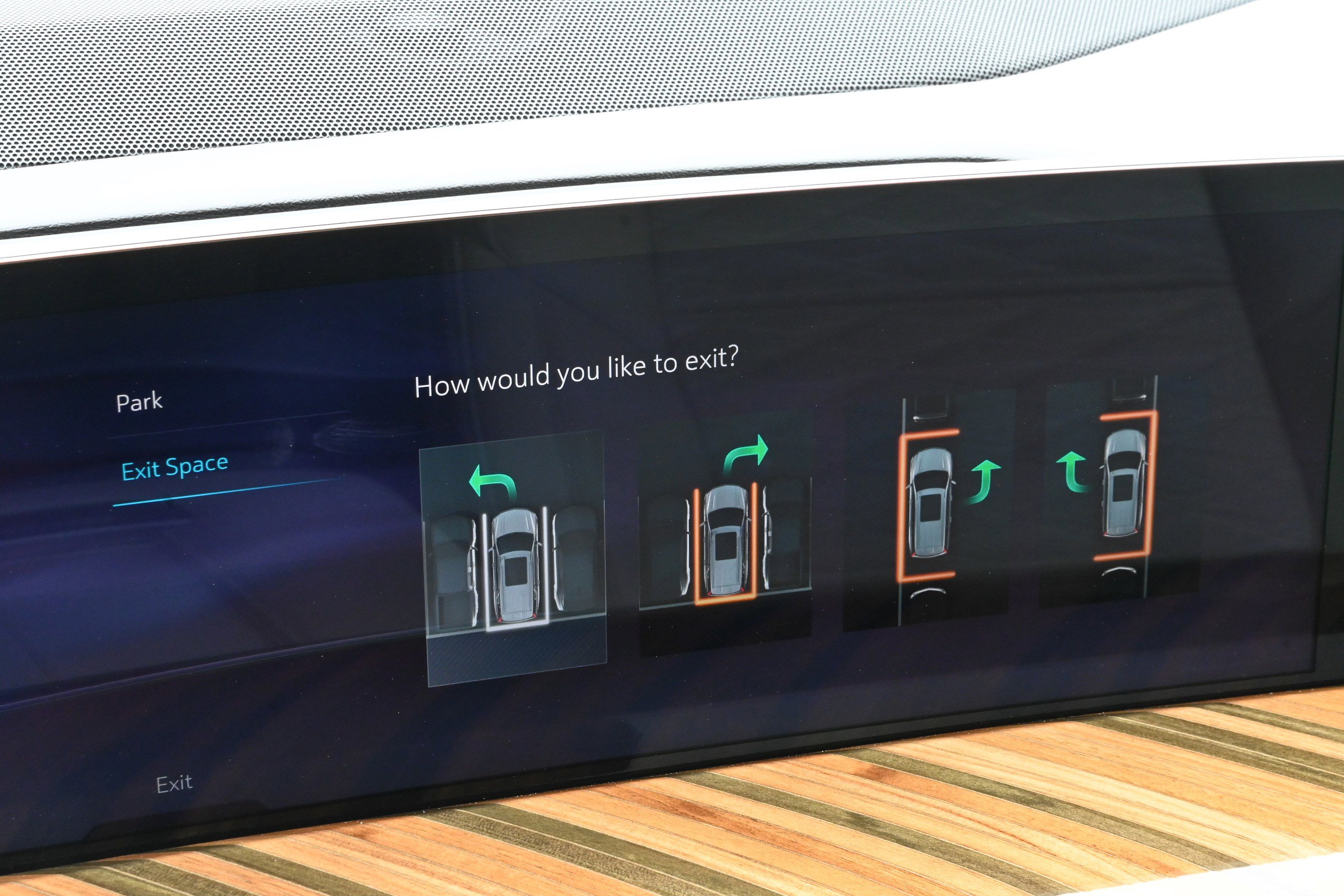 Used 2025 Cadillac Escalade ESV Premium Luxury Platinum AWD/4WD image 36