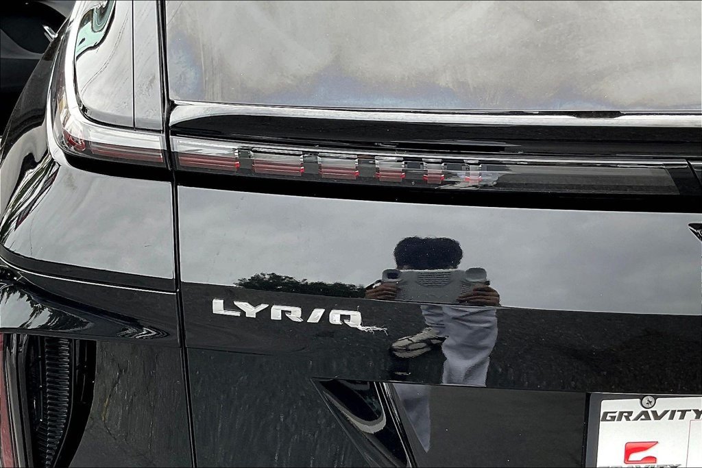 Used 2024 Cadillac Lyriq Sport RWD image 22