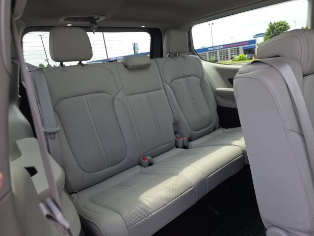 Used 2024 Jeep Wagoneer Series III w/ Premium Group I AWD/4WD image 55