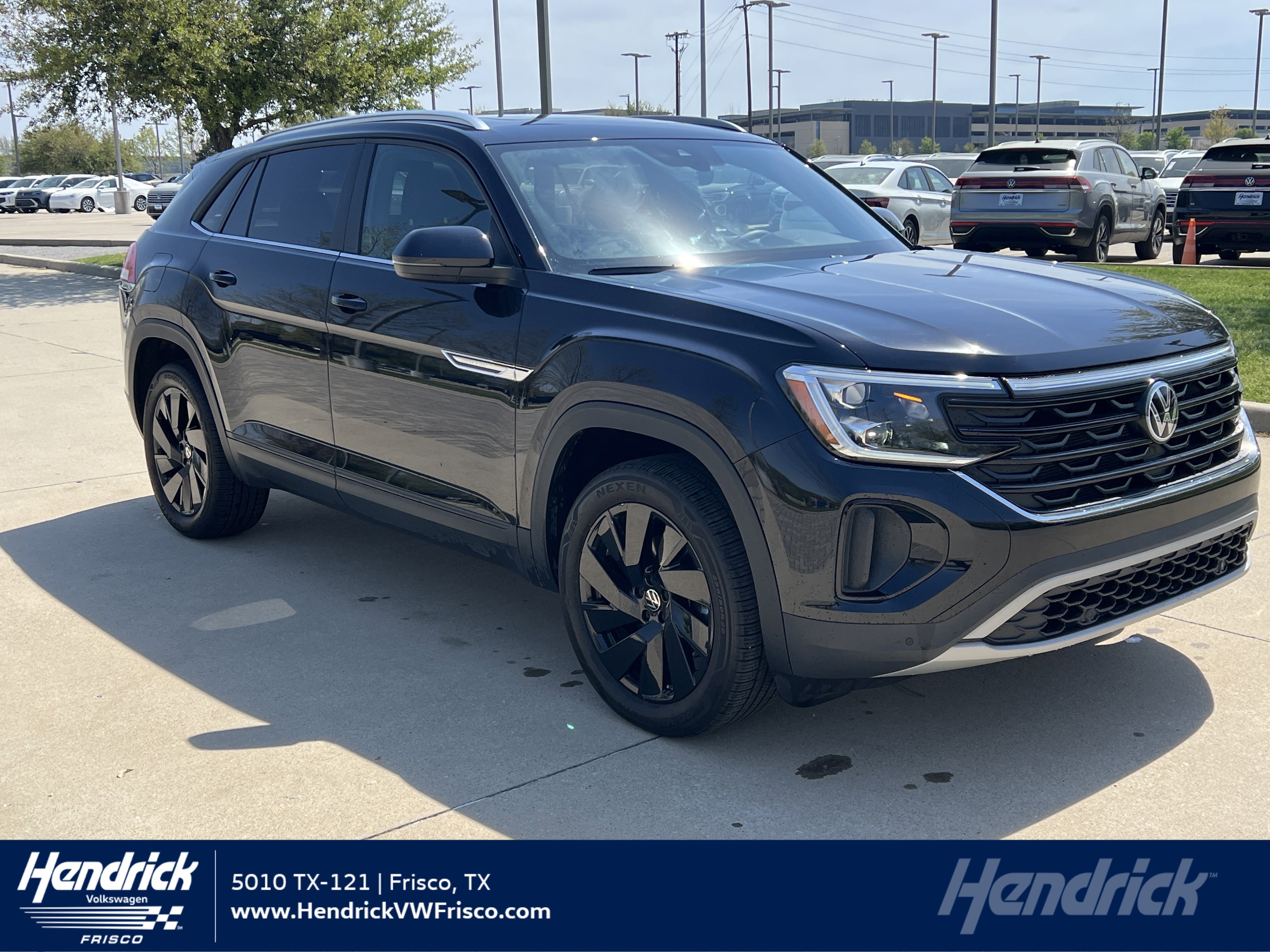 Certified 2025 Volkswagen Atlas Cross Sport SE w/ Panoramic Sunroof Package FWD image 1