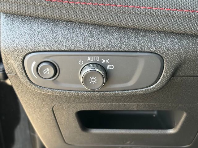 Used 2025 Chevrolet TrailBlazer RS w/ Convenience Package AWD/4WD image 24