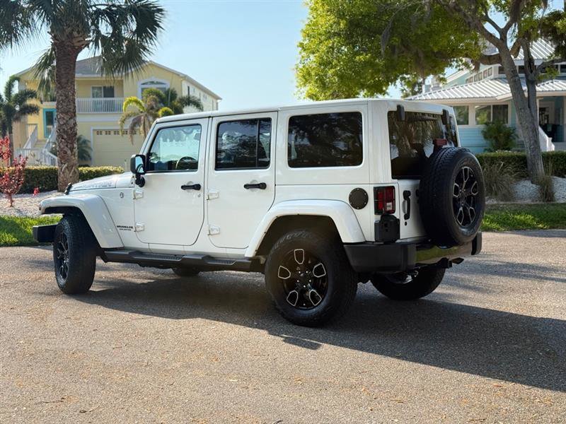 Used 2017 Jeep Wrangler Unlimited Sahara AWD/4WD image 3