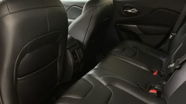 Used 2021 Jeep Cherokee Latitude Lux FWD image 27