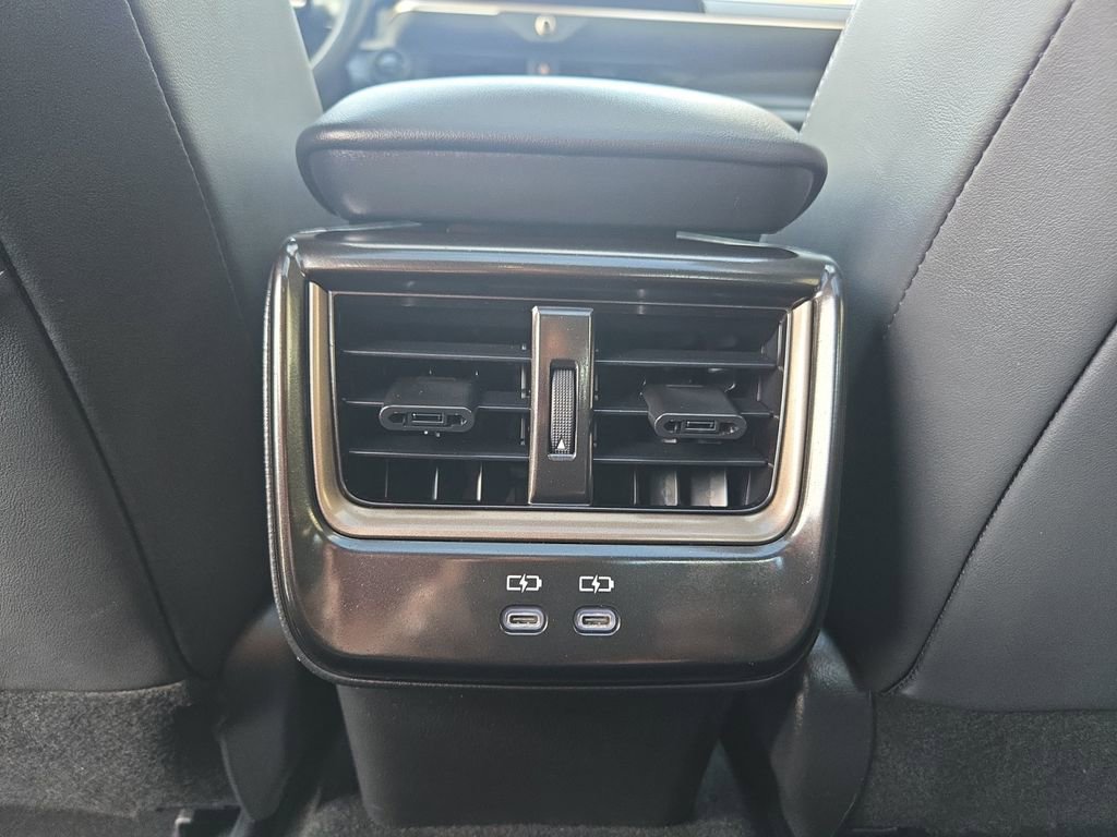 Used 2024 Toyota Crown Limited image 17