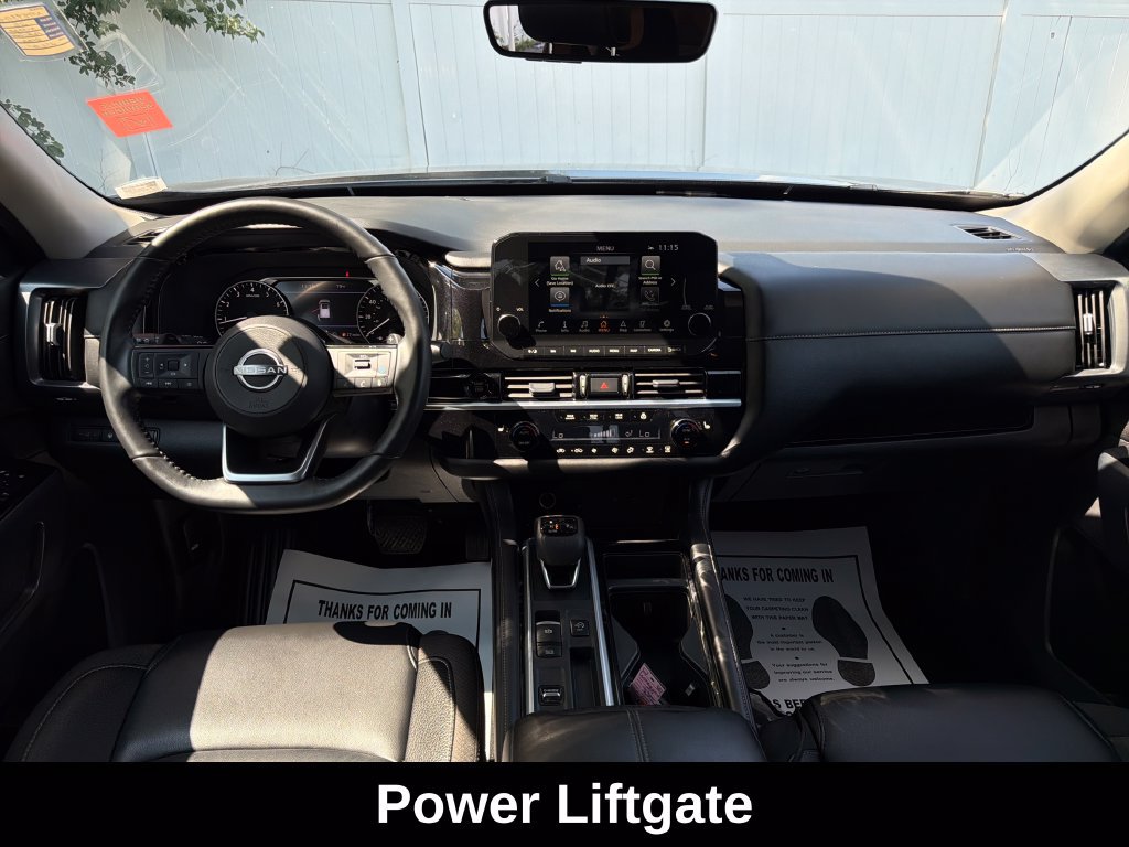 Used 2025 Nissan Pathfinder SL FWD image 15
